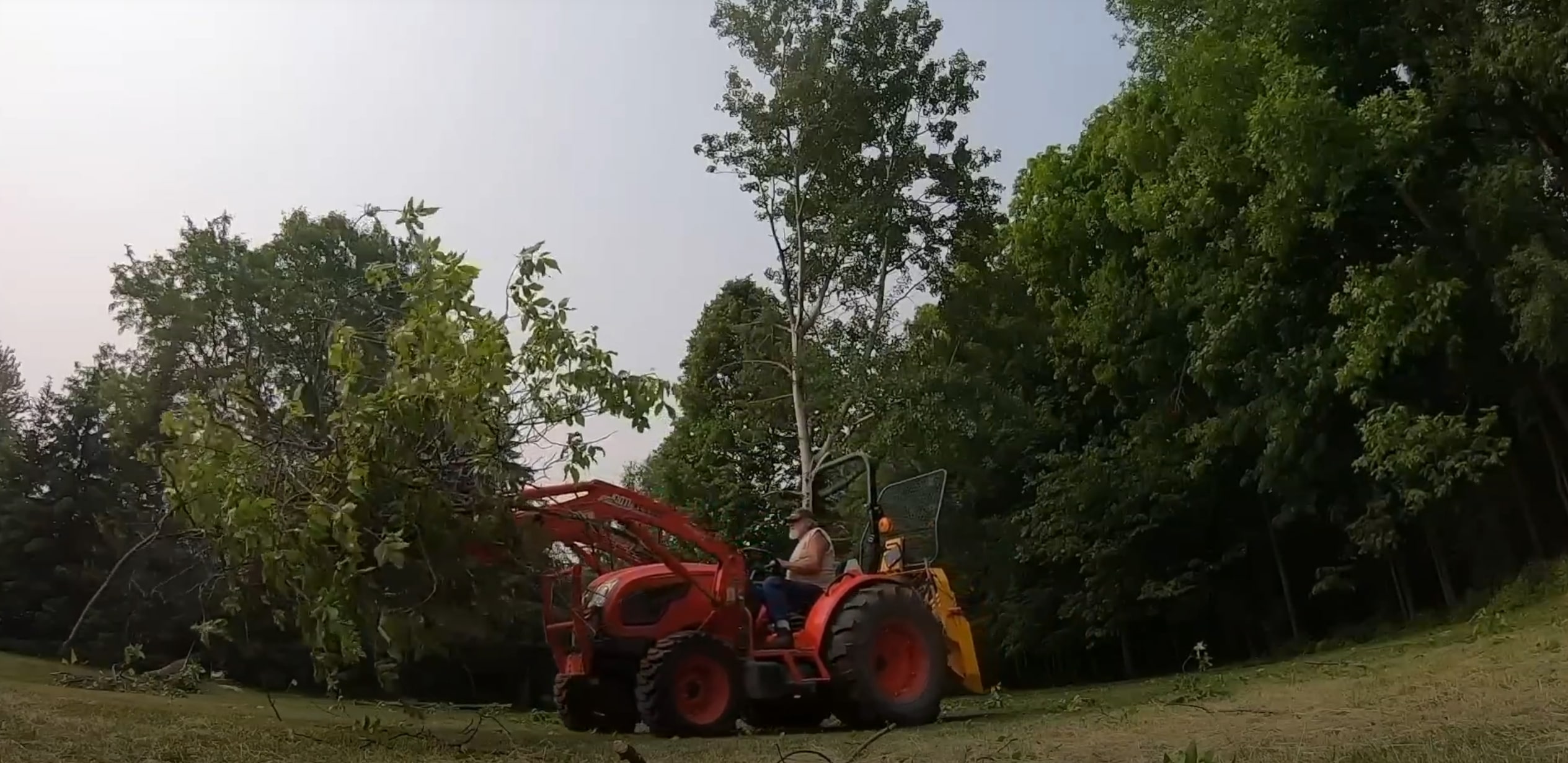 Land and lot clearing service with heavy equipment in Four Corners, FL